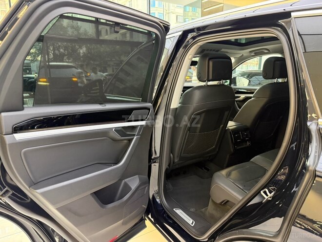 Volkswagen Touareg-12