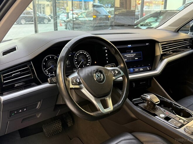 Volkswagen Touareg-17