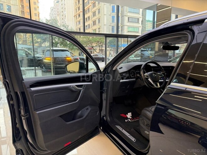 Volkswagen Touareg-18