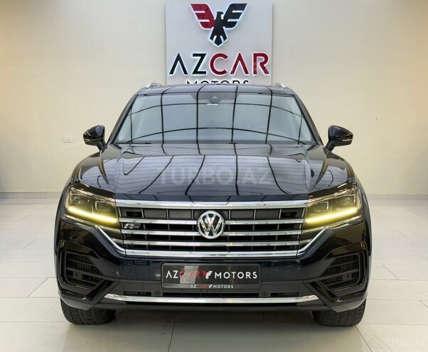 Volkswagen Touareg-1