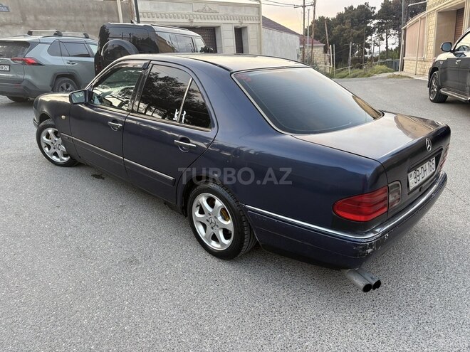Mercedes E 220-4