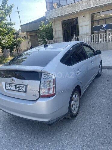 Toyota Prius-4