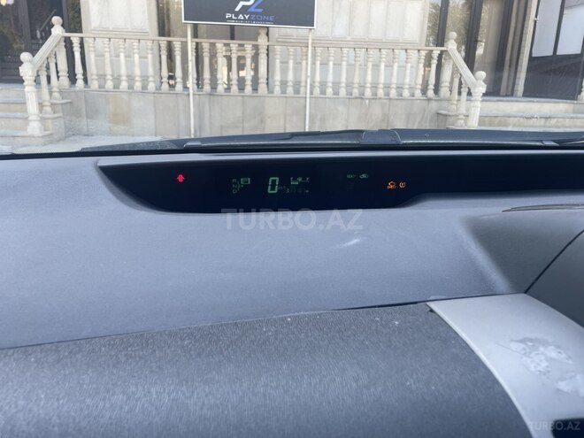 Toyota Prius-8