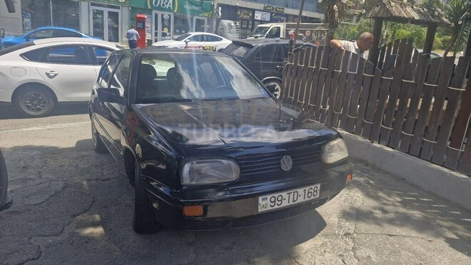 Volkswagen Golf-1