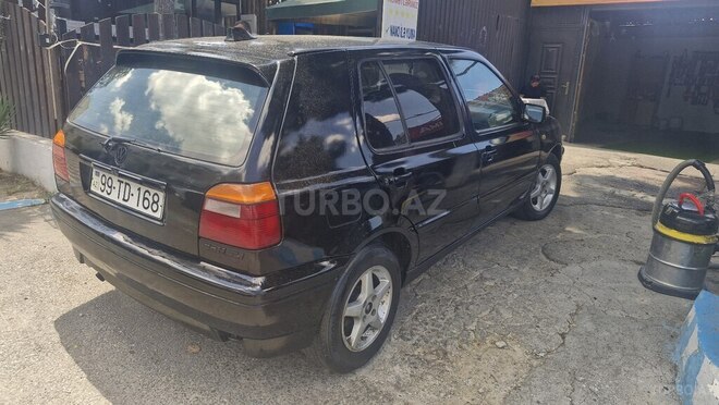 Volkswagen Golf-3