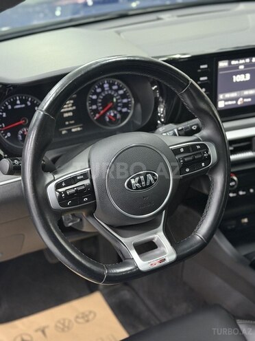 Kia K5-17