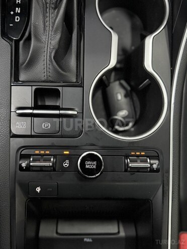 Kia K5-23