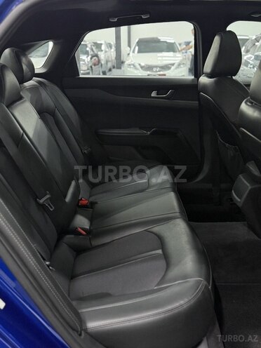 Kia K5-21