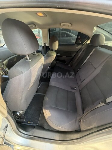 Chevrolet Cruze-10