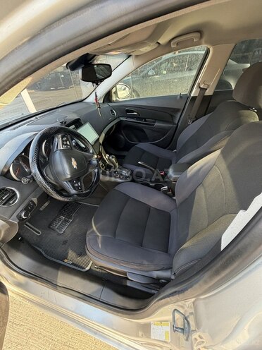 Chevrolet Cruze-11