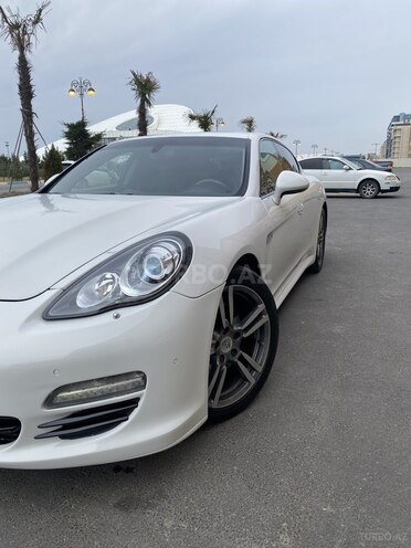 Porsche Panamera-21