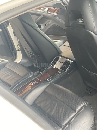 Porsche Panamera-12