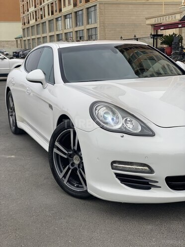 Porsche Panamera-3