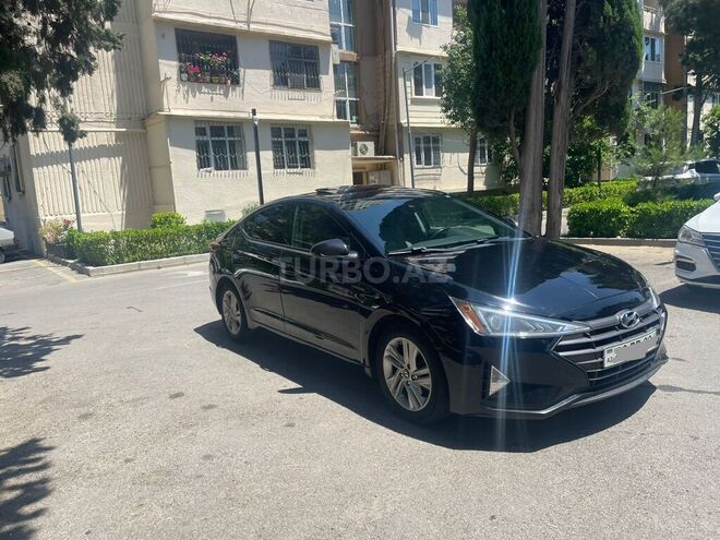 Hyundai Elantra-3