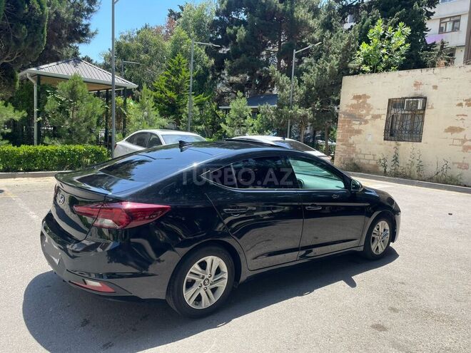 Hyundai Elantra-5