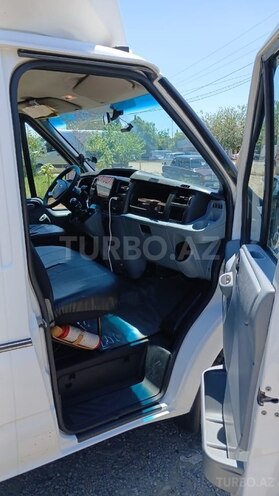 Ford Transit-7