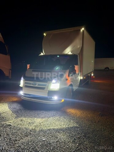 Ford Transit-5