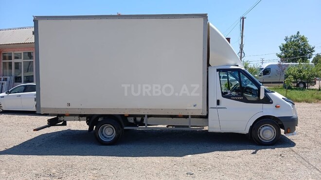Ford Transit-3
