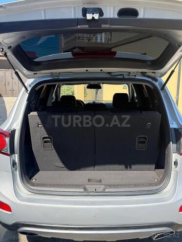 Hyundai Santa Fe-10