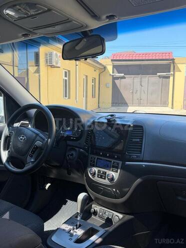 Hyundai Santa Fe-13