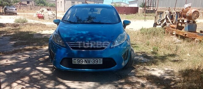 Ford Fiesta-1