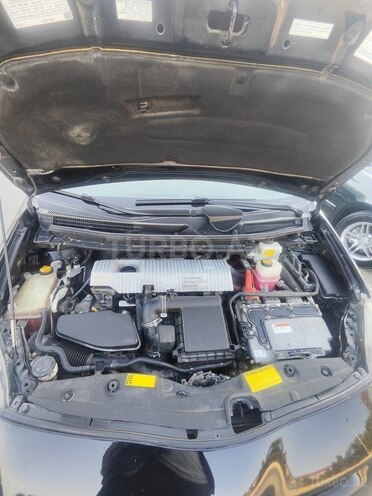 Toyota Prius-12