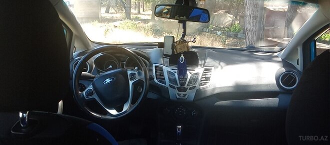 Ford Fiesta-9