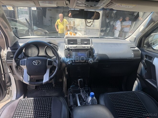 Toyota Land Cruiser Prado-5