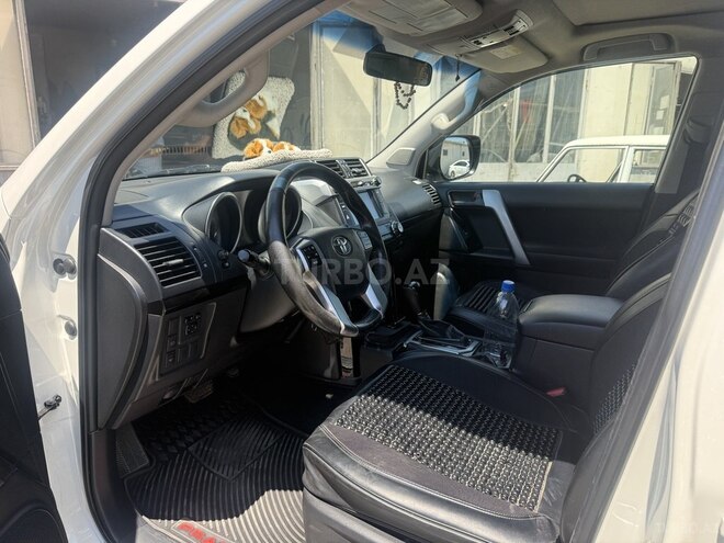 Toyota Land Cruiser Prado-6