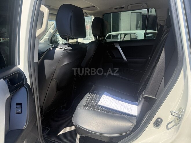 Toyota Land Cruiser Prado-8