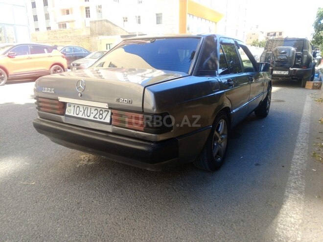 Mercedes 190-10