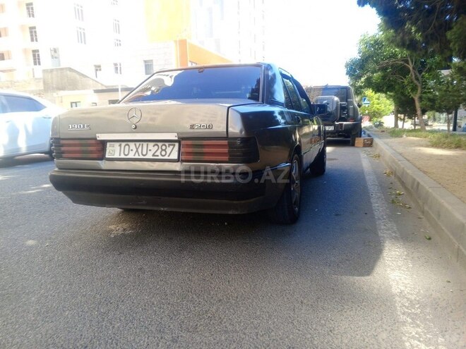 Mercedes 190-11
