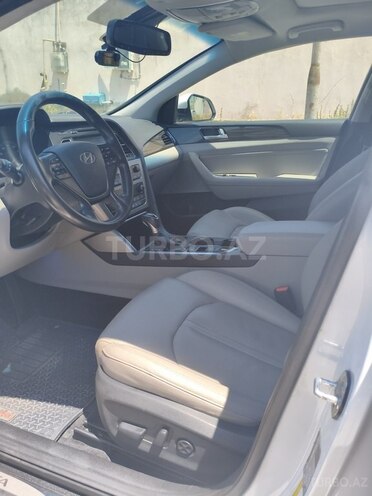 Hyundai Sonata-11