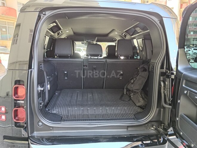 Land Rover Defender-8