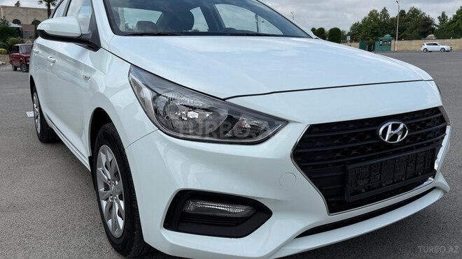 Hyundai Accent-3
