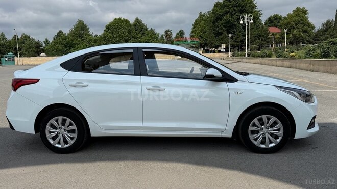 Hyundai Accent-8