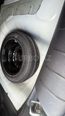 Hyundai Accent-20
