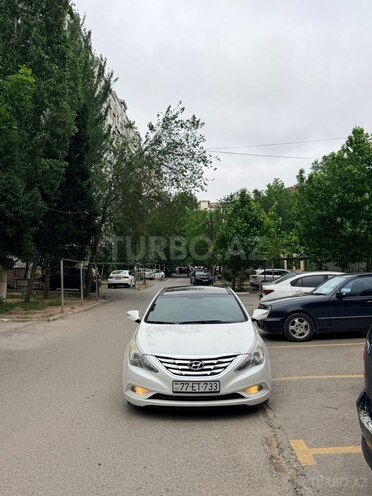 Hyundai Sonata-1