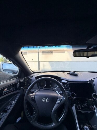 Hyundai Sonata-5