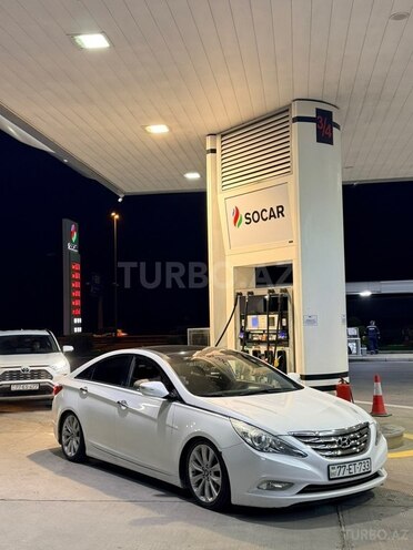 Hyundai Sonata-6
