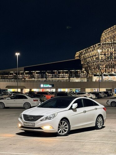 Hyundai Sonata-14