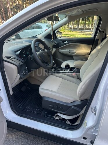 Ford Escape-16