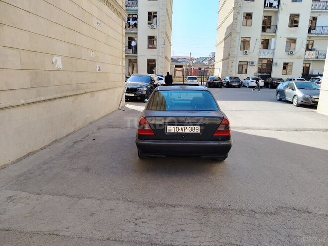 Mercedes C 220-2