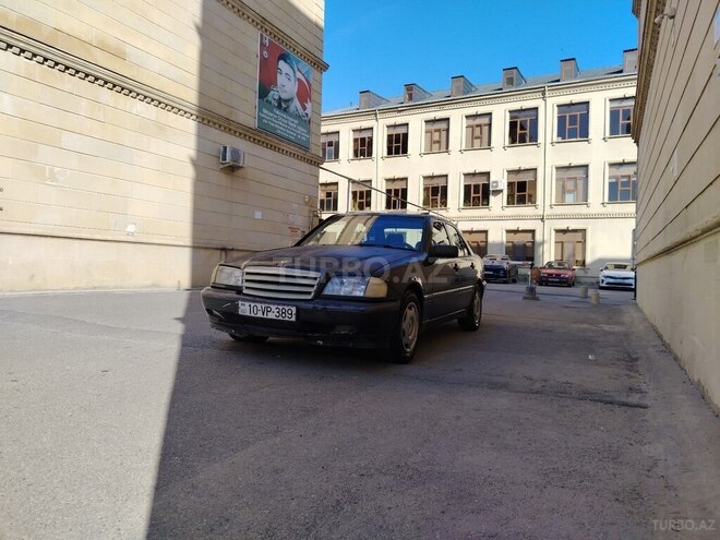 Mercedes C 220-11
