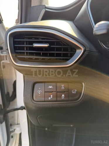 Hyundai Santa Fe-6