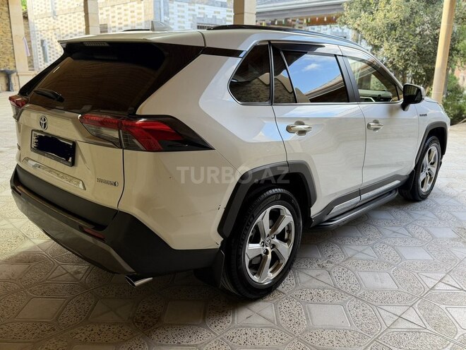 Toyota RAV4-6