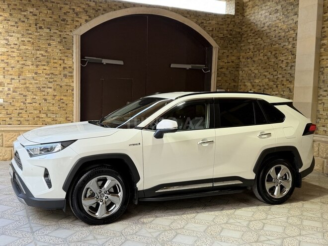 Toyota RAV4-4
