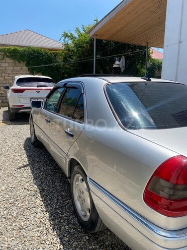 Mercedes C 180-7