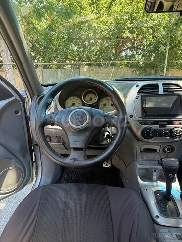 Toyota RAV4-5