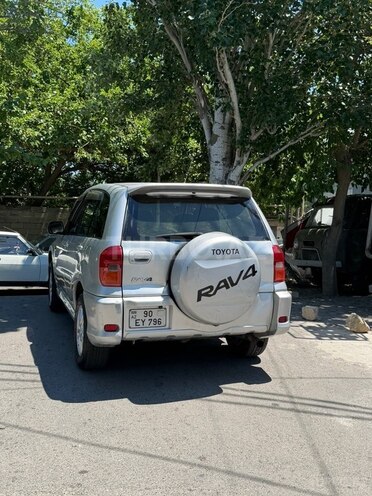 Toyota RAV4-9